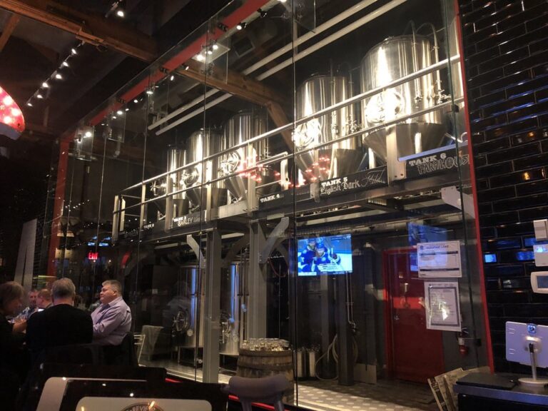 amsterdam brewhouse toronto 1 768x576