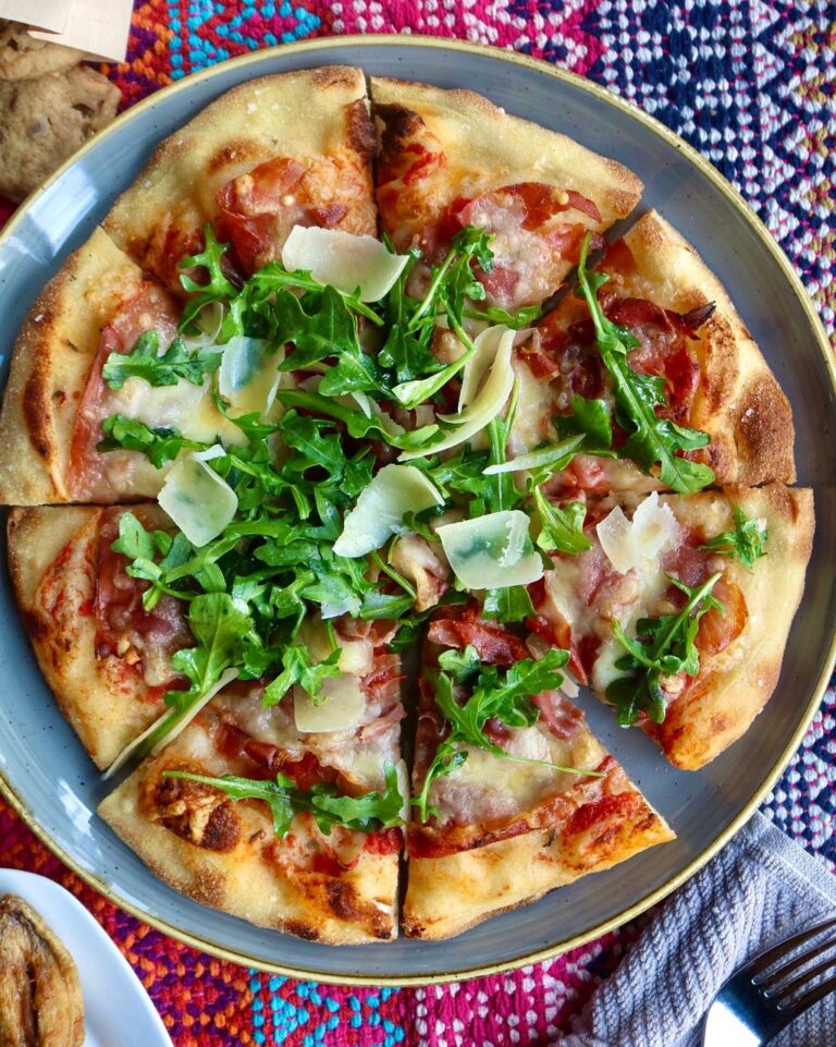 prosciutto arugula pizza 1 768x961