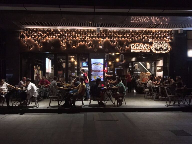 restaurant facade 1 768x576