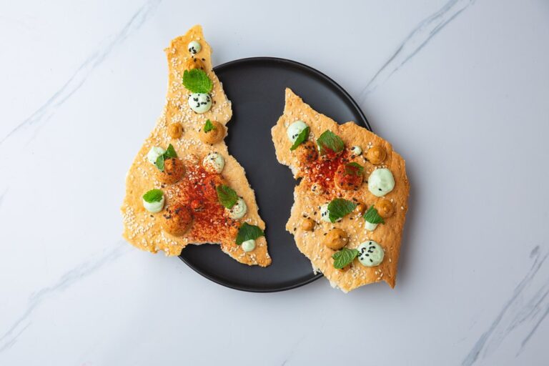 the hummus cracker with 1 768x512
